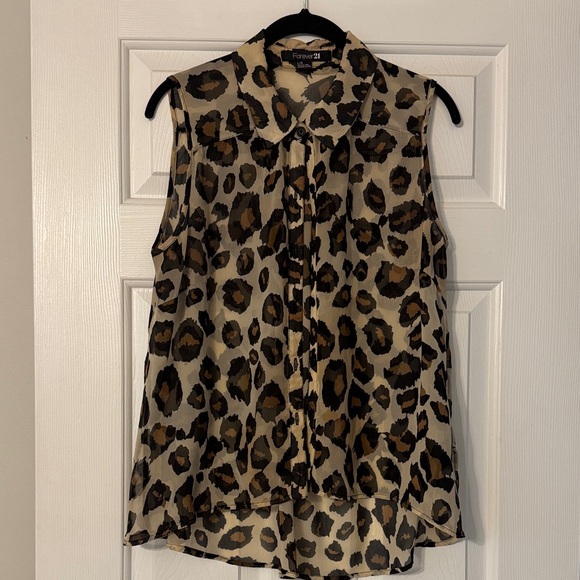 Forever 21 Tops - 🐈 Forever 21 Leopard Animal Print Sleeveless Top - L